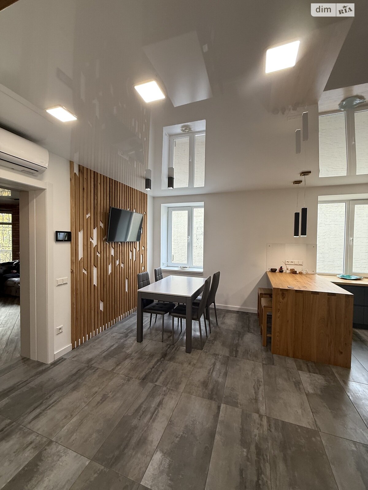 Продажа трехкомнатной квартиры в Днепре, на ул. Староказацкая 74В, район Парк Л.Глобы фото 1