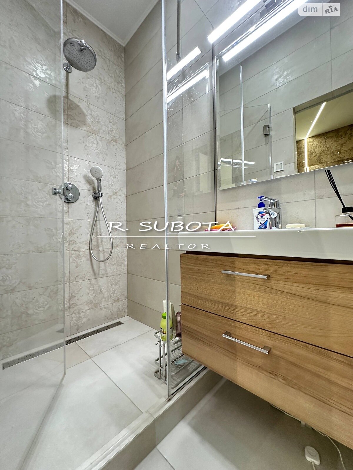 Продаж трикімнатної квартири в Дніпрі, на вул. Степана Бандери 15, район Парк Л.Глоби фото 1 Продаж трикімнатної квартири в Дніпрі, на вул. Степана Бандери 15, район Парк Л.Глоби фото 1