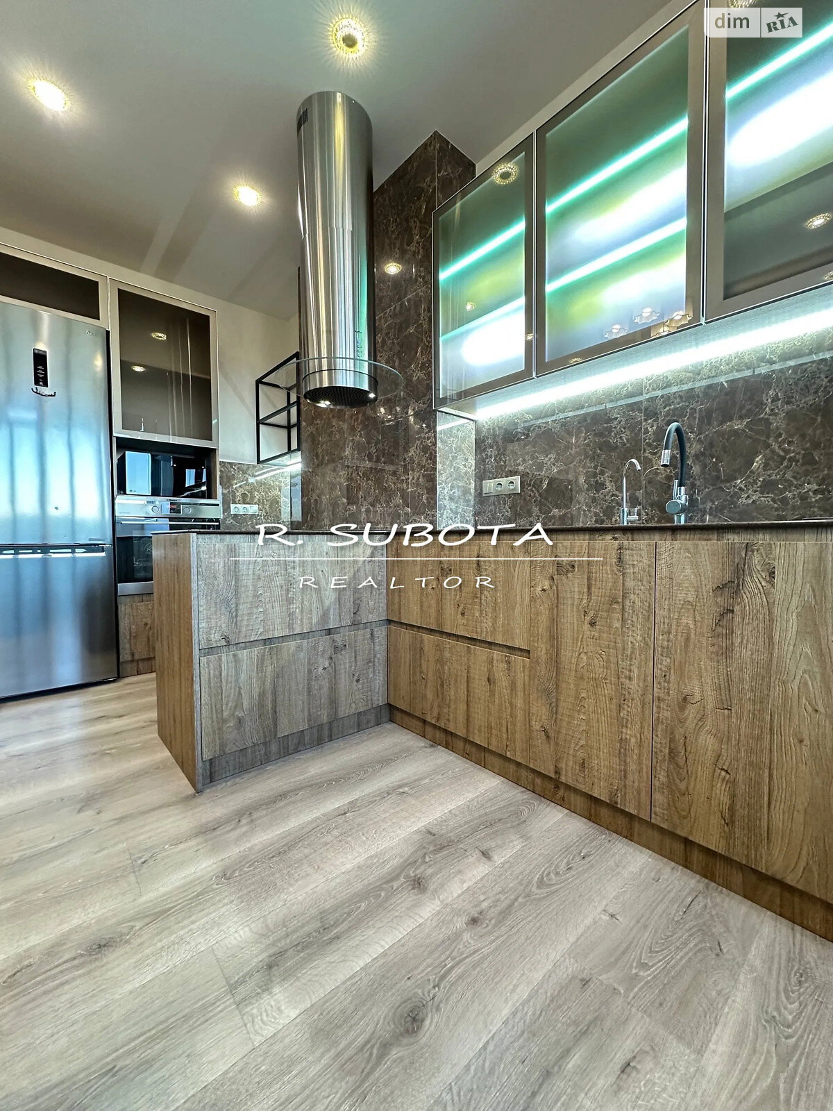 Продажа четырехкомнатной квартиры в Днепре, на ул. Степана Бандеры 15, район Парк Л.Глобы фото 1