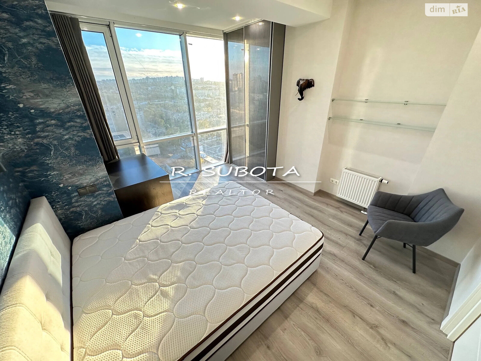 Продажа четырехкомнатной квартиры в Днепре, на ул. Степана Бандеры 15, район Парк Л.Глобы фото 1