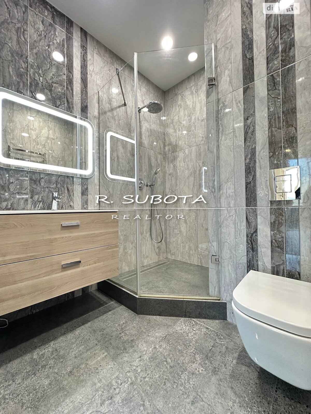 Продажа четырехкомнатной квартиры в Днепре, на ул. Степана Бандеры 15, район Парк Л.Глобы фото 1