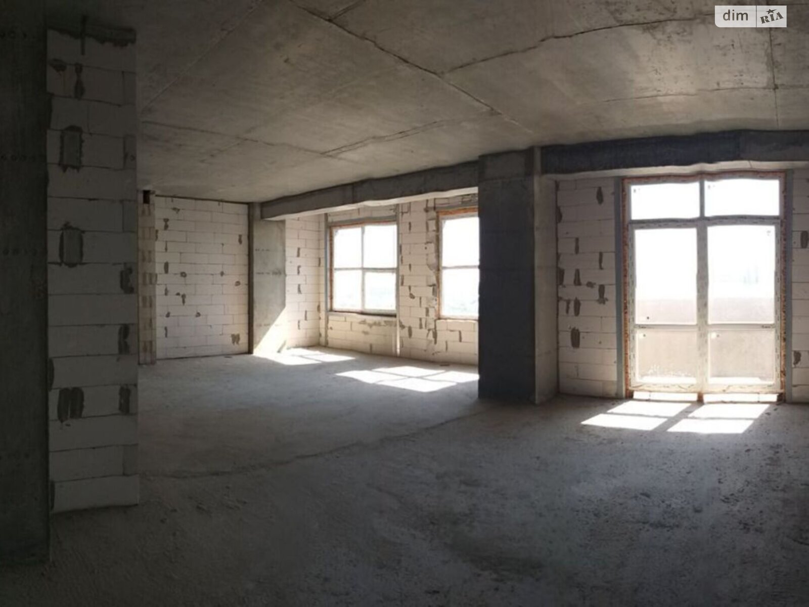 Продажа трехкомнатной квартиры в Днепре, на ул. Степана Бандеры 15, район Парк Л.Глобы фото 1