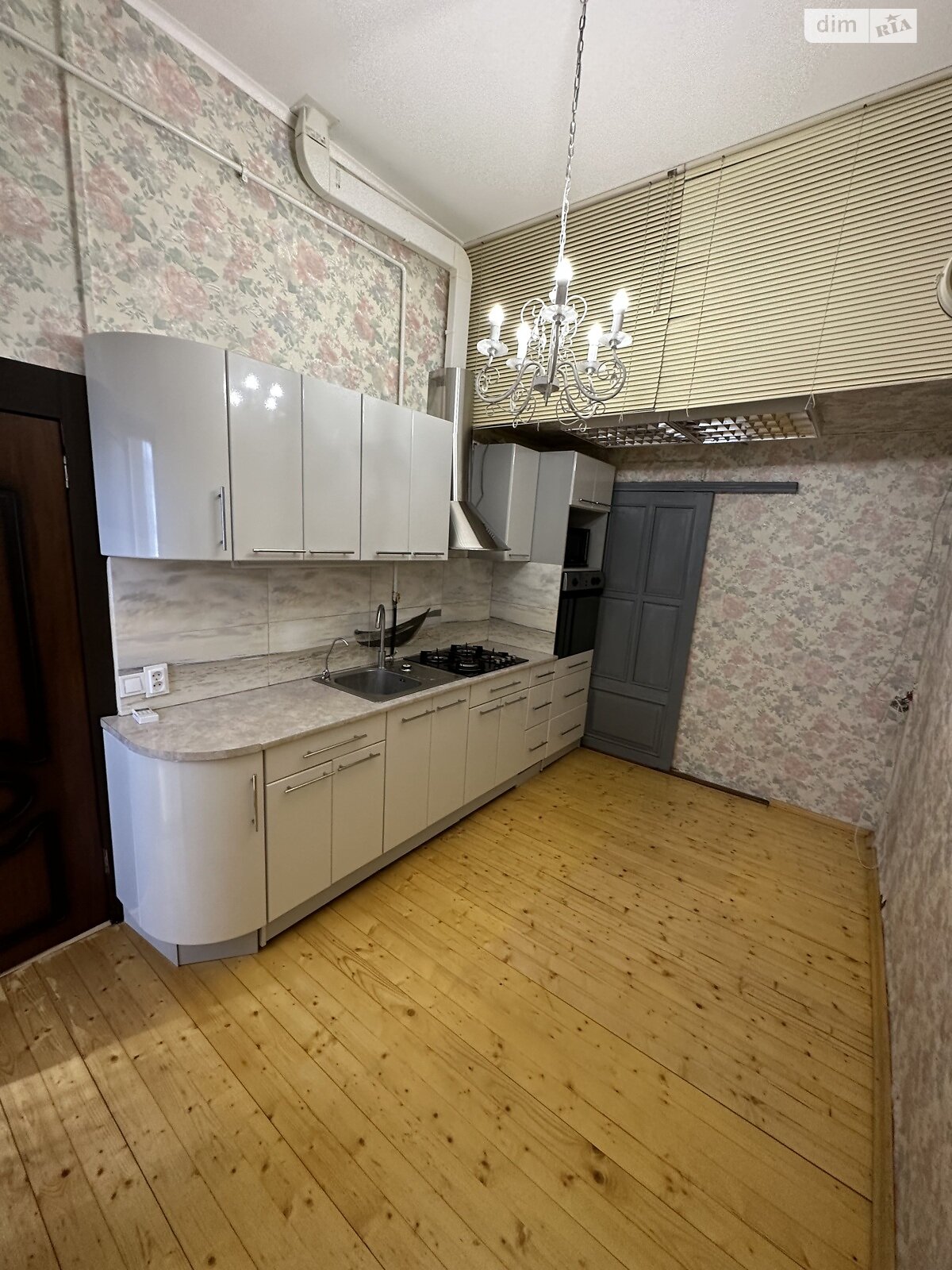 Продаж трикімнатної квартири в Дніпрі, на пров. Макаревського Феодосія 1Б, район Парк Шевченка фото 1 Продаж трикімнатної квартири в Дніпрі, на пров. Макаревського Феодосія 1Б, район Парк Шевченка фото 1