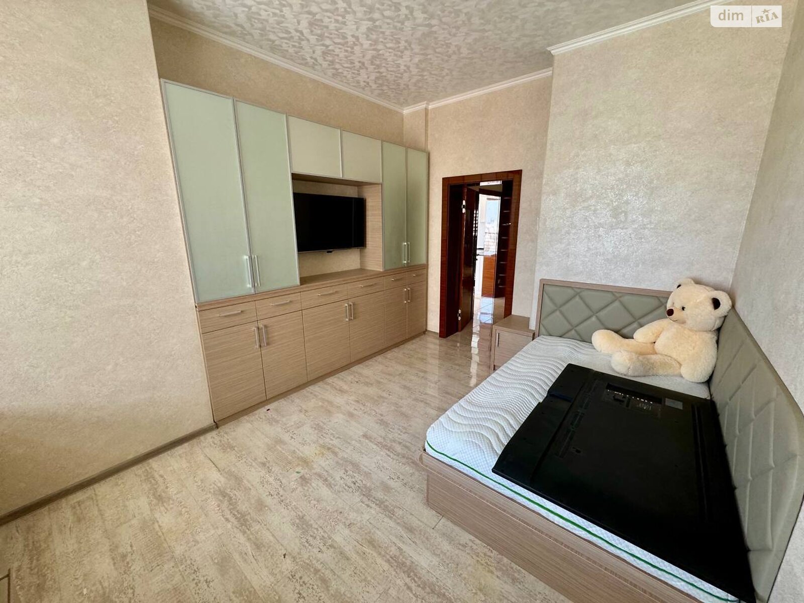 Продажа трехкомнатной квартиры в Днепре, на спуск Крутогорный 28, кв. 199, район Парк Шевченко фото 1