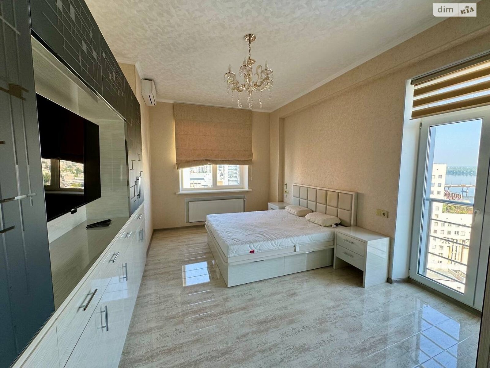 Продажа трехкомнатной квартиры в Днепре, на спуск Крутогорный 28 корпус 4, район Парк Шевченко фото 1