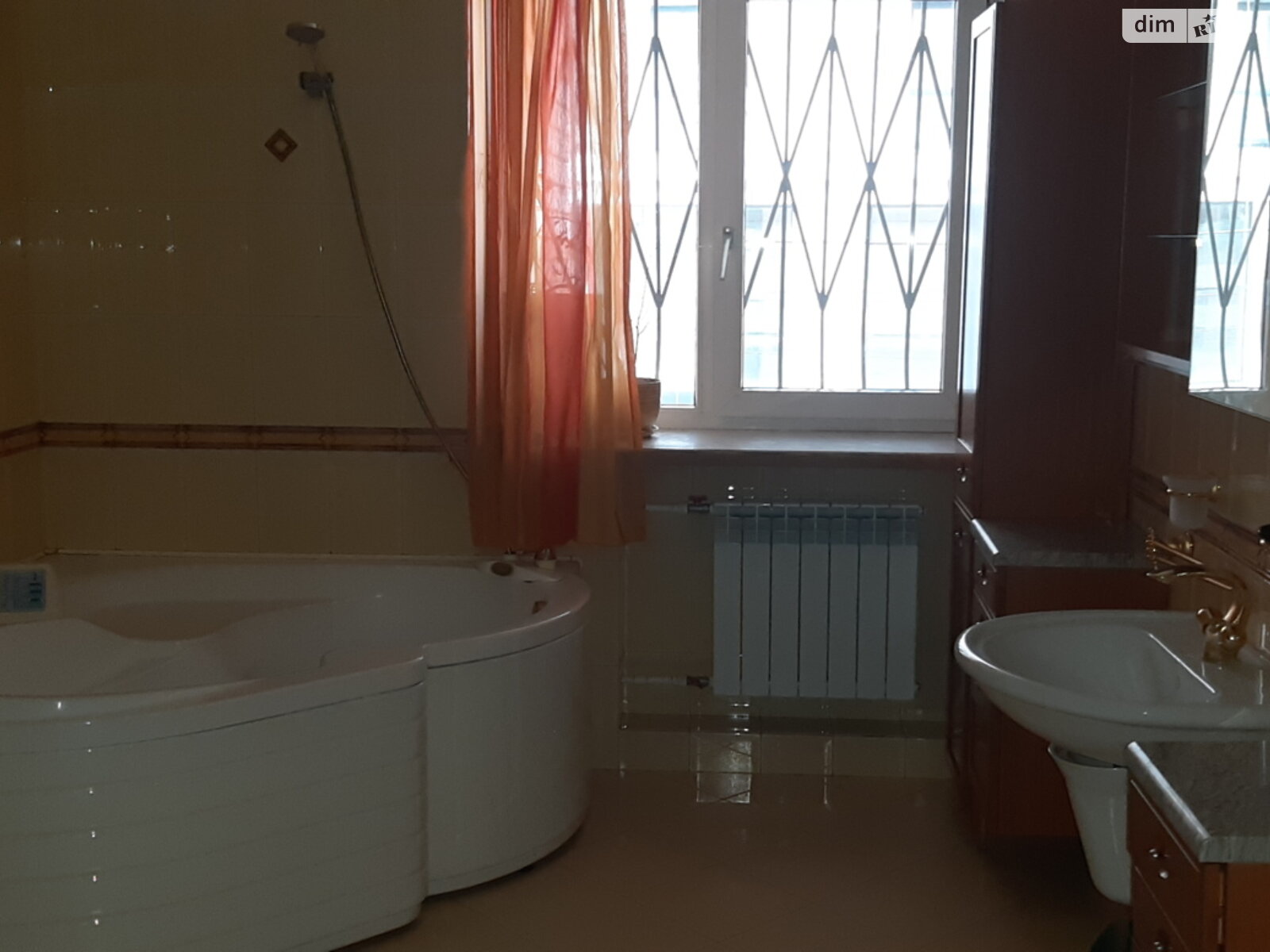 Продажа четырехкомнатной квартиры в Днепре, на ул. Литейная 9, район Центральный фото 1 Продажа четырехкомнатной квартиры в Днепре, на ул. Литейная 9, район Центральный фото 1