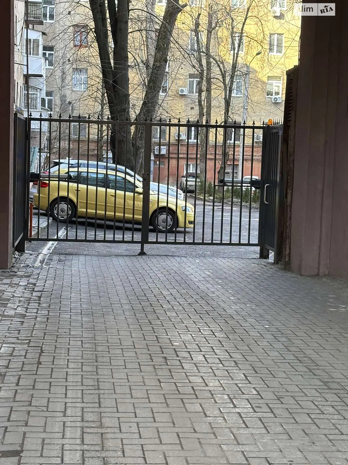 Продажа трехкомнатной квартиры в Днепре, на просп. Яворницкого Дмитрия 20, район Парк Шевченко фото 1 Продажа трехкомнатной квартиры в Днепре, на просп. Яворницкого Дмитрия 20, район Парк Шевченко фото 1