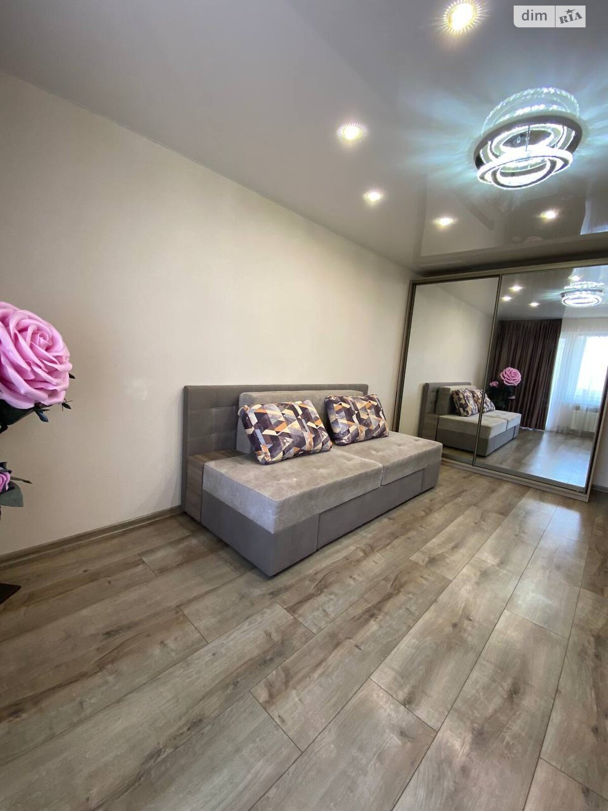 Продажа трехкомнатной квартиры в Днепре, на ул. Метростроевская 14, район Парус фото 1