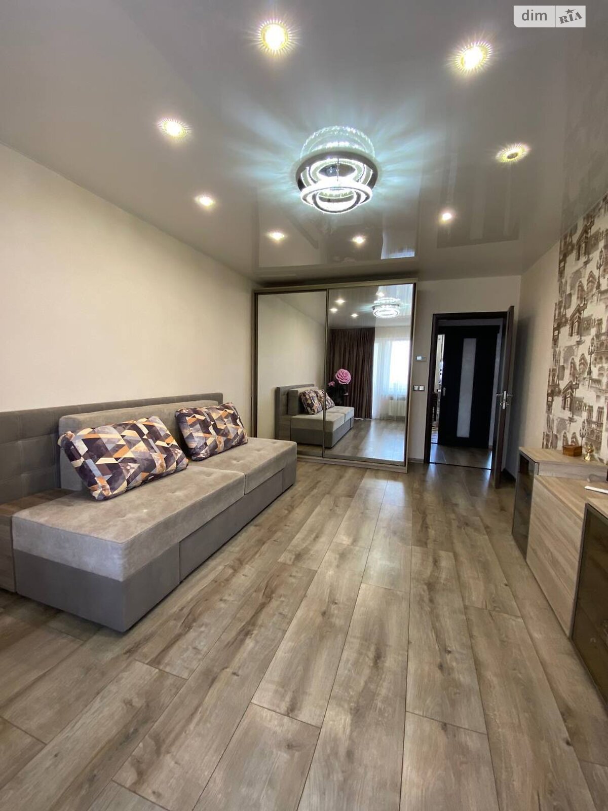 Продажа трехкомнатной квартиры в Днепре, на ул. Метростроевская 14, район Парус фото 1