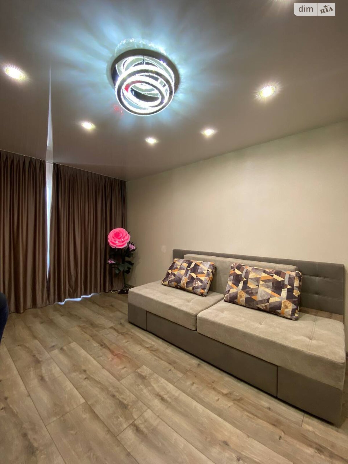 Продажа трехкомнатной квартиры в Днепре, на ул. Метростроевская 14, район Парус фото 1