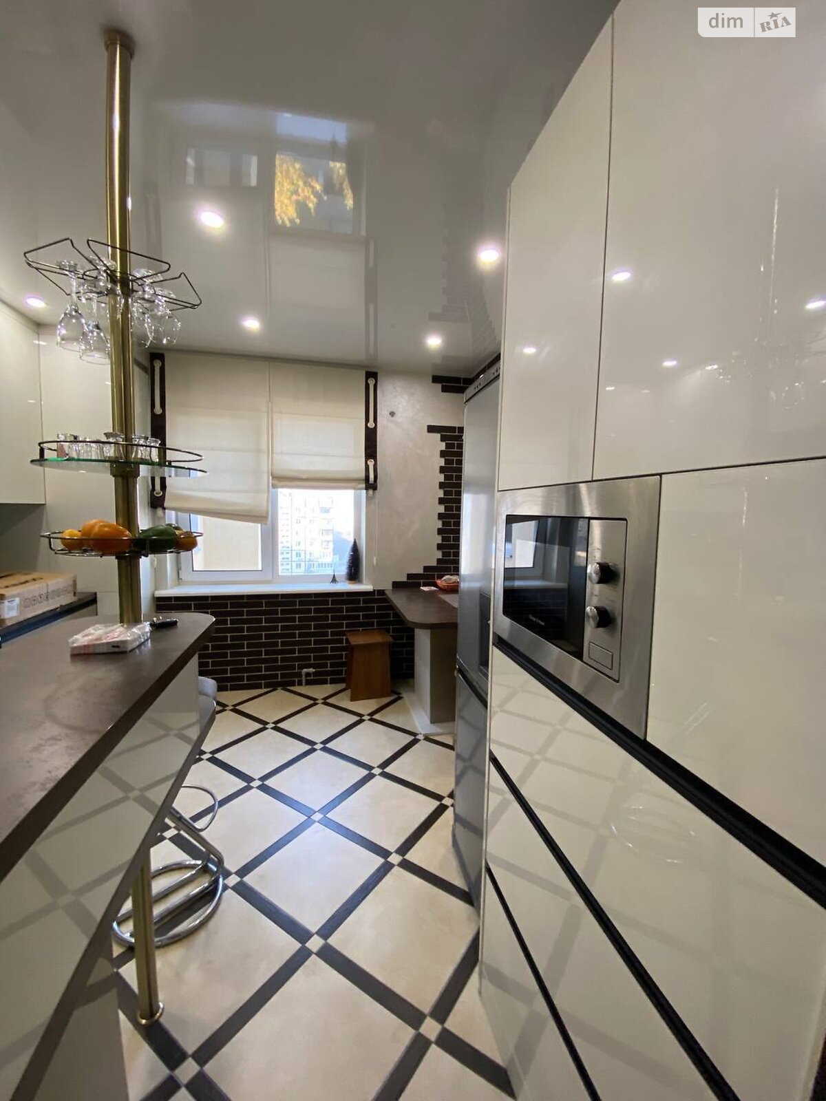 Продажа трехкомнатной квартиры в Днепре, на ул. Метростроевская 14, район Парус фото 1