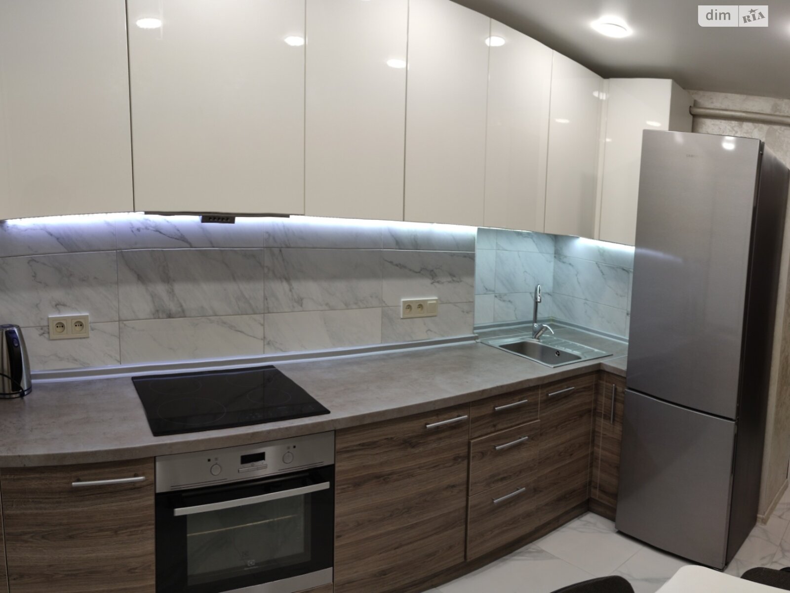 Продаж трикімнатної квартири в Дніпрі, на мас. Парус, район Новокодацький фото 1 Продаж трикімнатної квартири в Дніпрі, на мас. Парус, район Новокодацький фото 1