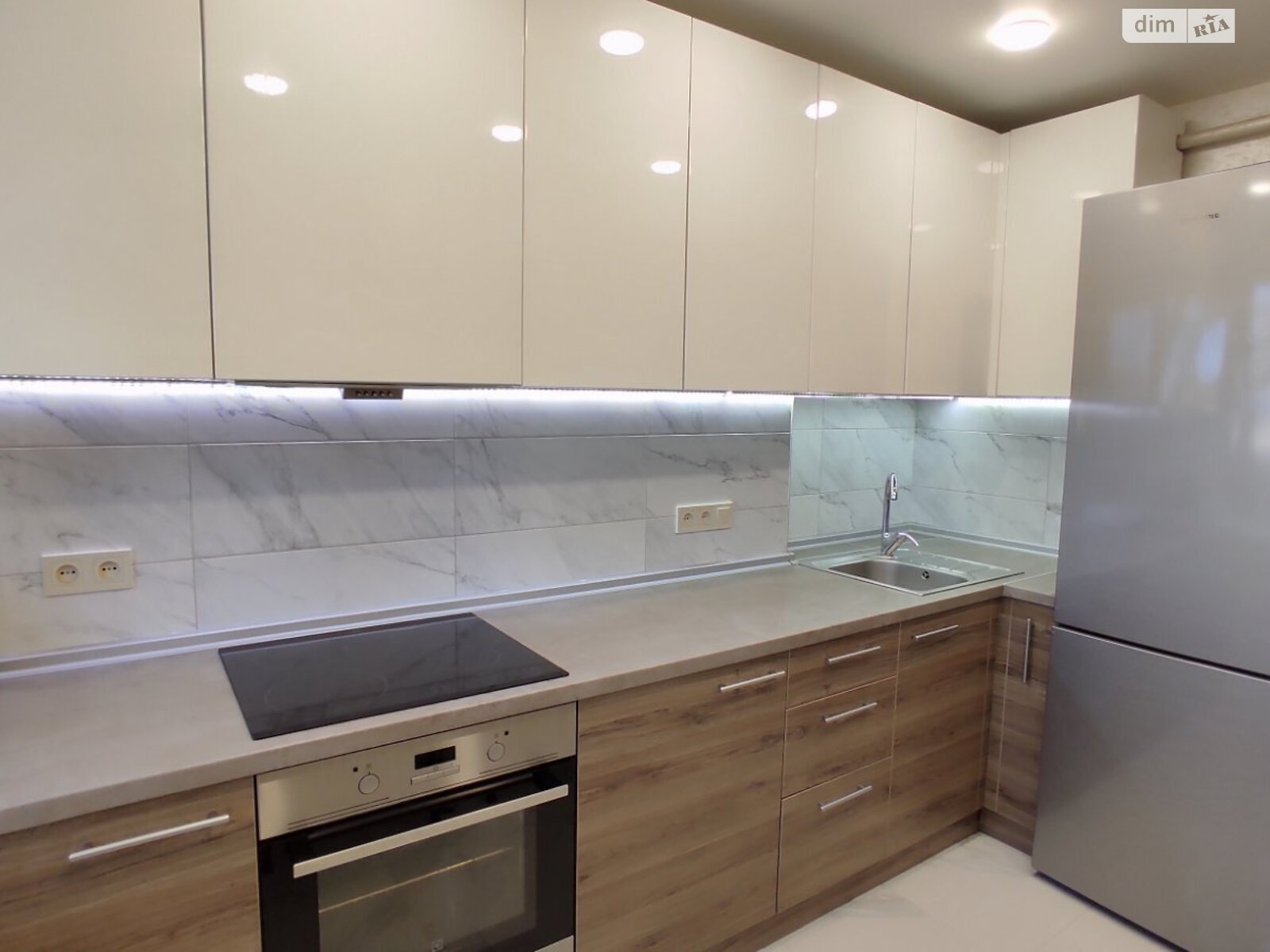 Продаж трикімнатної квартири в Дніпрі, на мас. Парус, район Новокодацький фото 1 Продаж трикімнатної квартири в Дніпрі, на мас. Парус, район Новокодацький фото 1
