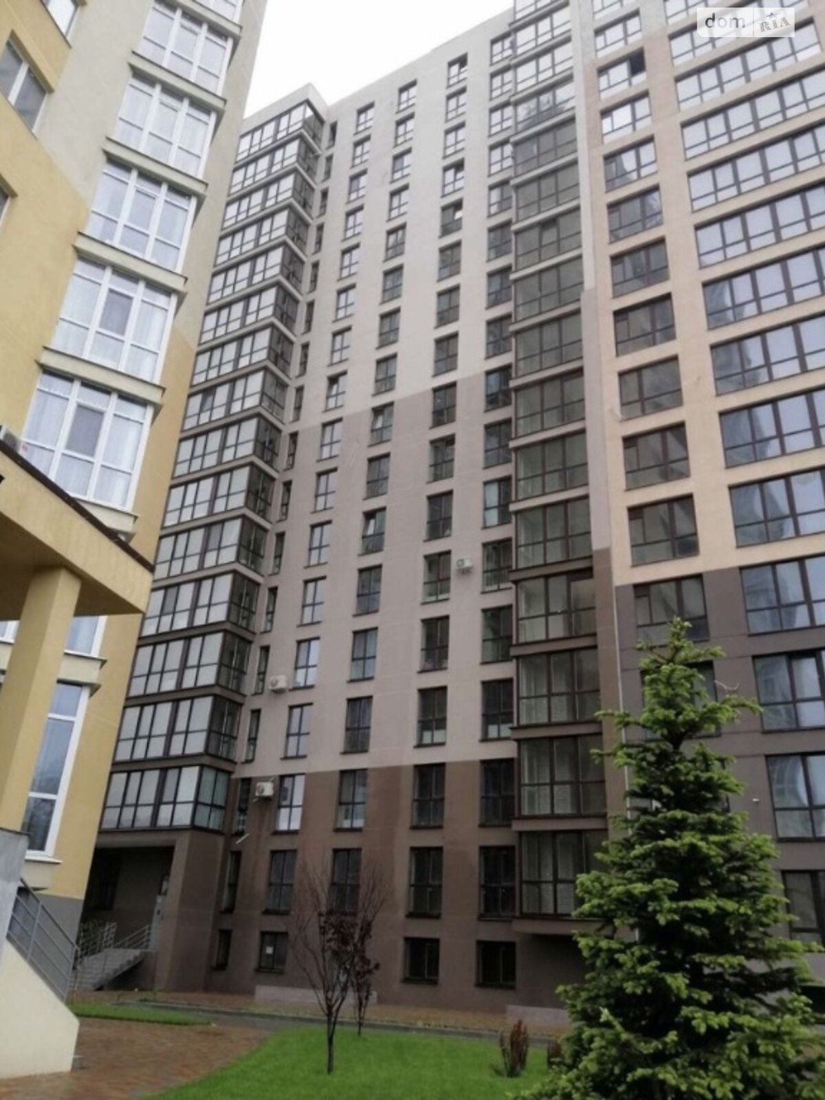Продажа трехкомнатной квартиры в Днепре, на ул. Мандрыковская, район Победа-1 фото 1
