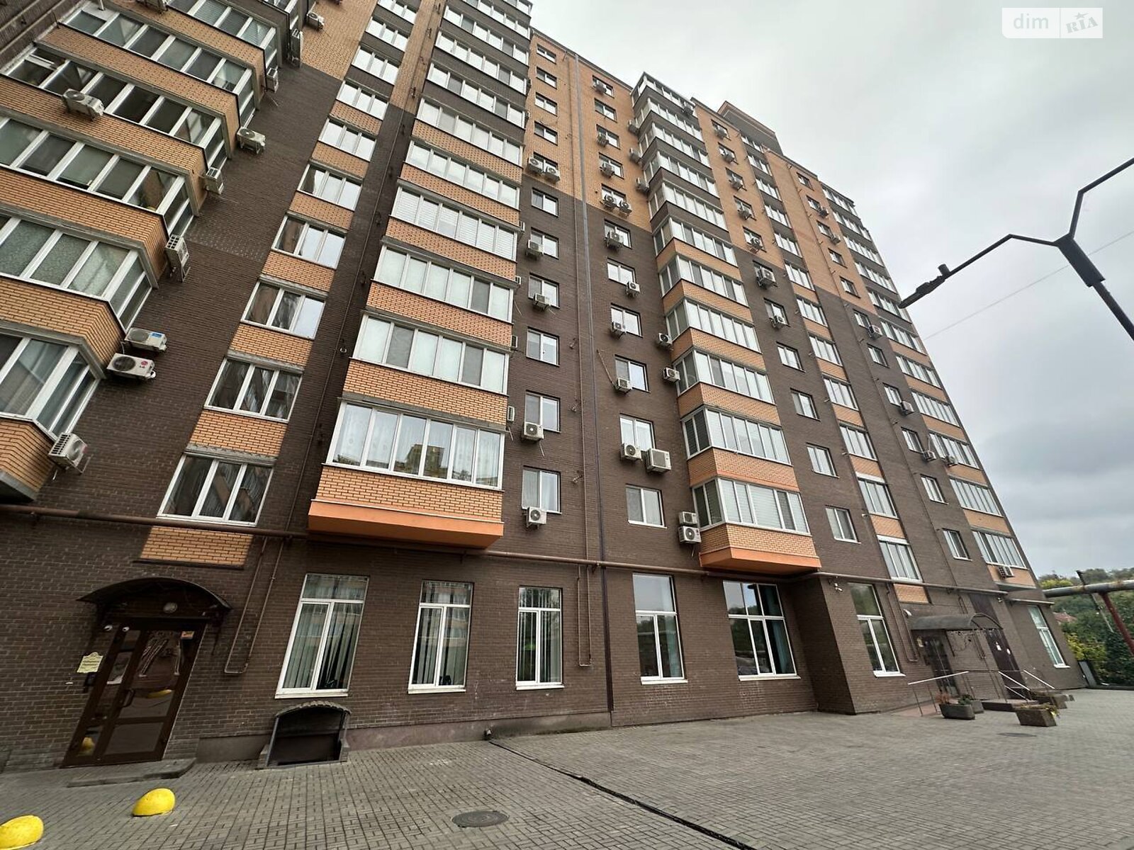 Продаж трикімнатної квартири в Дніпрі, на вул. Набережна Перемоги 62, район Перемога-1 фото 1 Продаж трикімнатної квартири в Дніпрі, на вул. Набережна Перемоги 62, район Перемога-1 фото 1