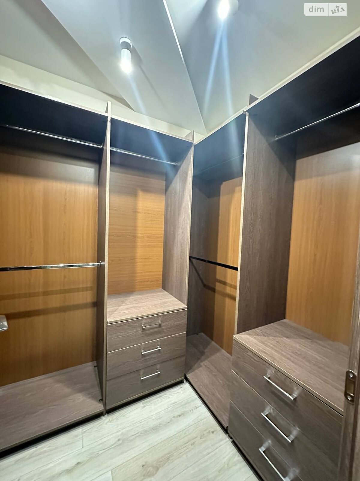 Продажа двухкомнатной квартиры в Днепре, на ул. Набережная Победы 62А, район Победа-1 фото 1 Продажа двухкомнатной квартиры в Днепре, на ул. Набережная Победы 62А, район Победа-1 фото 1