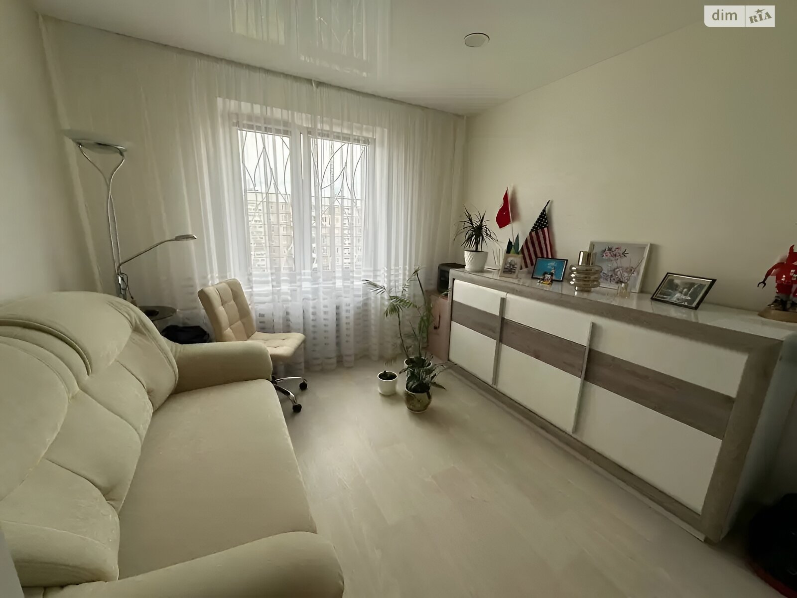 Продаж трикімнатної квартири в Дніпрі, на вул. Набережна Перемоги 108, район Перемога-3 фото 1 Продаж трикімнатної квартири в Дніпрі, на вул. Набережна Перемоги 108, район Перемога-3 фото 1
