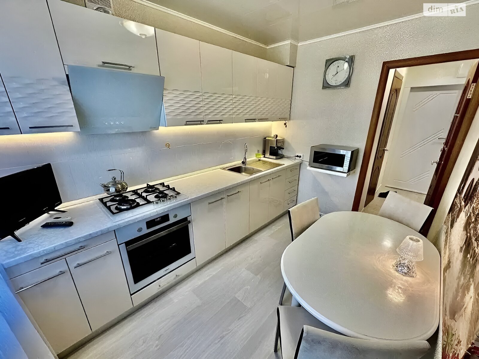 Продаж трикімнатної квартири в Дніпрі, на вул. Набережна Перемоги 108, район Перемога-3 фото 1 Продаж трикімнатної квартири в Дніпрі, на вул. Набережна Перемоги 108, район Перемога-3 фото 1