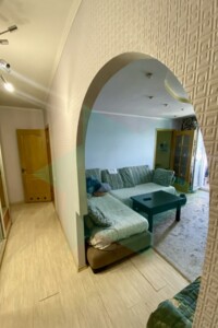 Продажа трехкомнатной квартиры в Днепре, на просп. Героев, район Победа-4 фото 2
