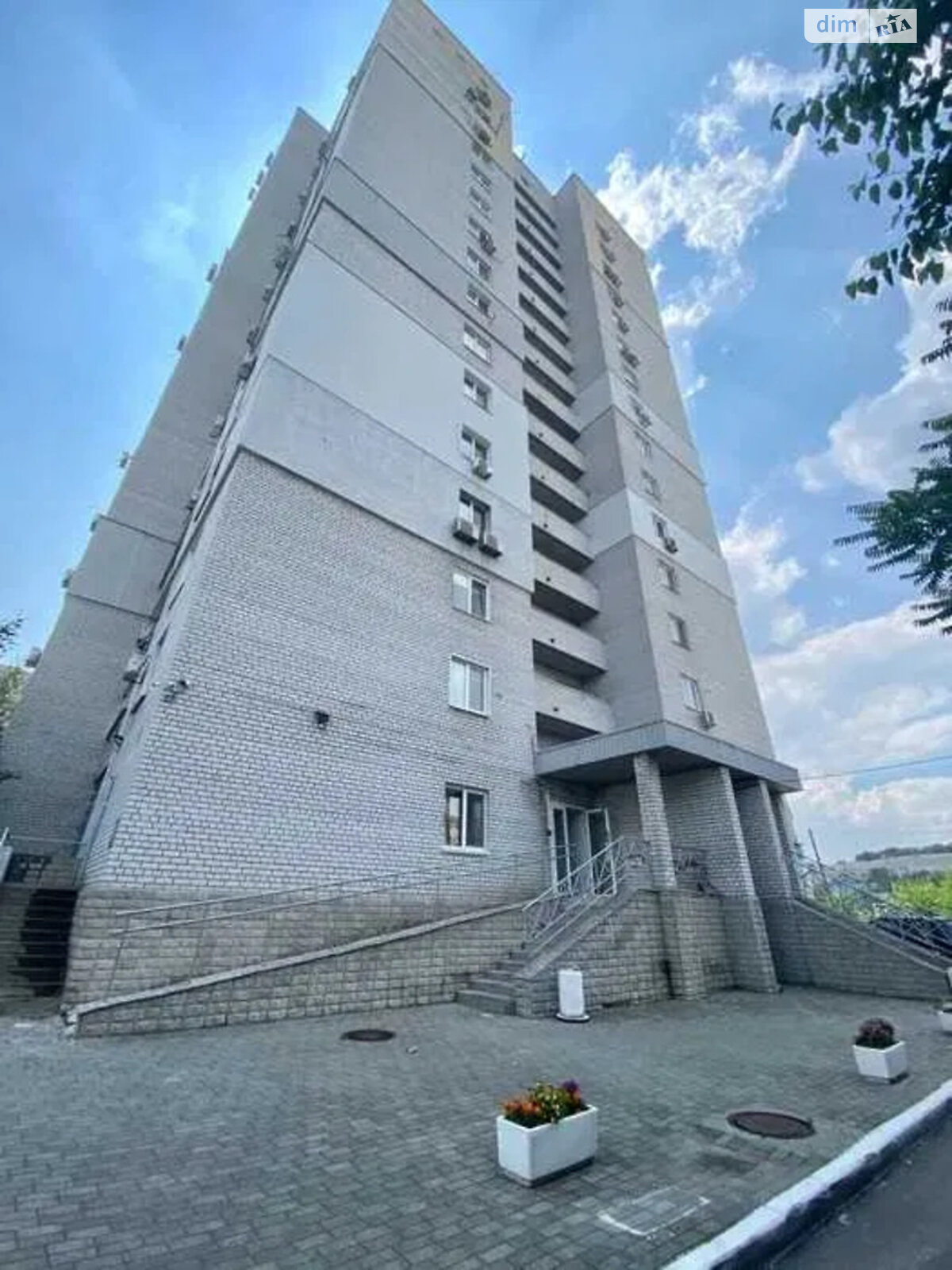 Продажа трехкомнатной квартиры в Днепре, на ул. Космическая, район Победа-4 фото 1 Продажа трехкомнатной квартиры в Днепре, на ул. Космическая, район Победа-4 фото 1