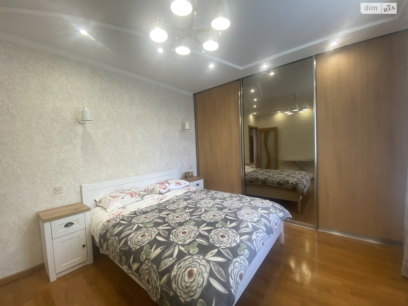 Продаж трикімнатної квартири в Дніпрі, на вул. Космічна 3А, район Перемога-4 фото 1 Продаж трикімнатної квартири в Дніпрі, на вул. Космічна 3А, район Перемога-4 фото 1