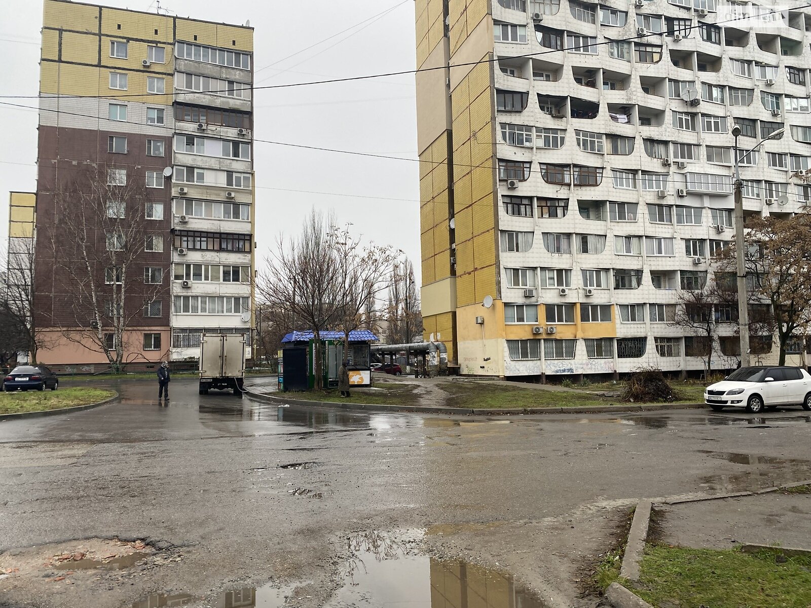 Продаж трикімнатної квартири в Дніпрі, на бул. Слави 14, район Перемога-4 фото 1 Продаж трикімнатної квартири в Дніпрі, на бул. Слави 14, район Перемога-4 фото 1