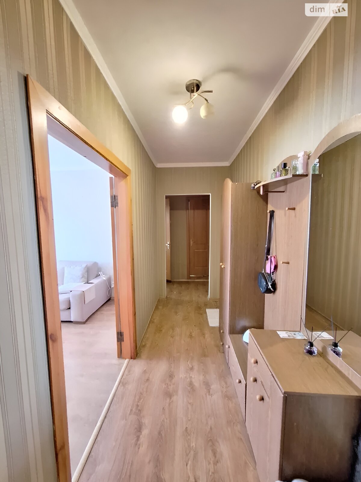 Продажа трехкомнатной квартиры в Днепре, на бул. Славы 22, район Победа-4 фото 1 Продажа трехкомнатной квартиры в Днепре, на бул. Славы 22, район Победа-4 фото 1