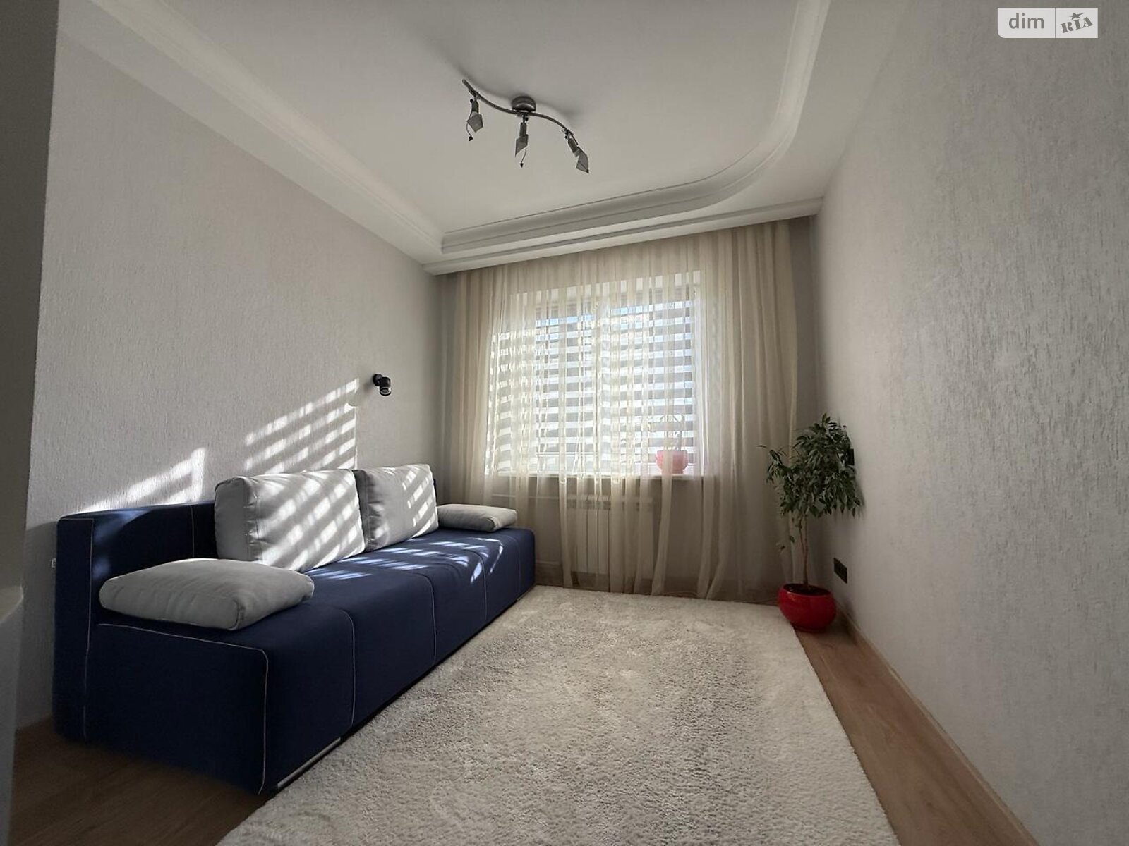 Продаж трикімнатної квартири в Дніпрі, на бул. Слави 18, район Перемога-4 фото 1 Продаж трикімнатної квартири в Дніпрі, на бул. Слави 18, район Перемога-4 фото 1
