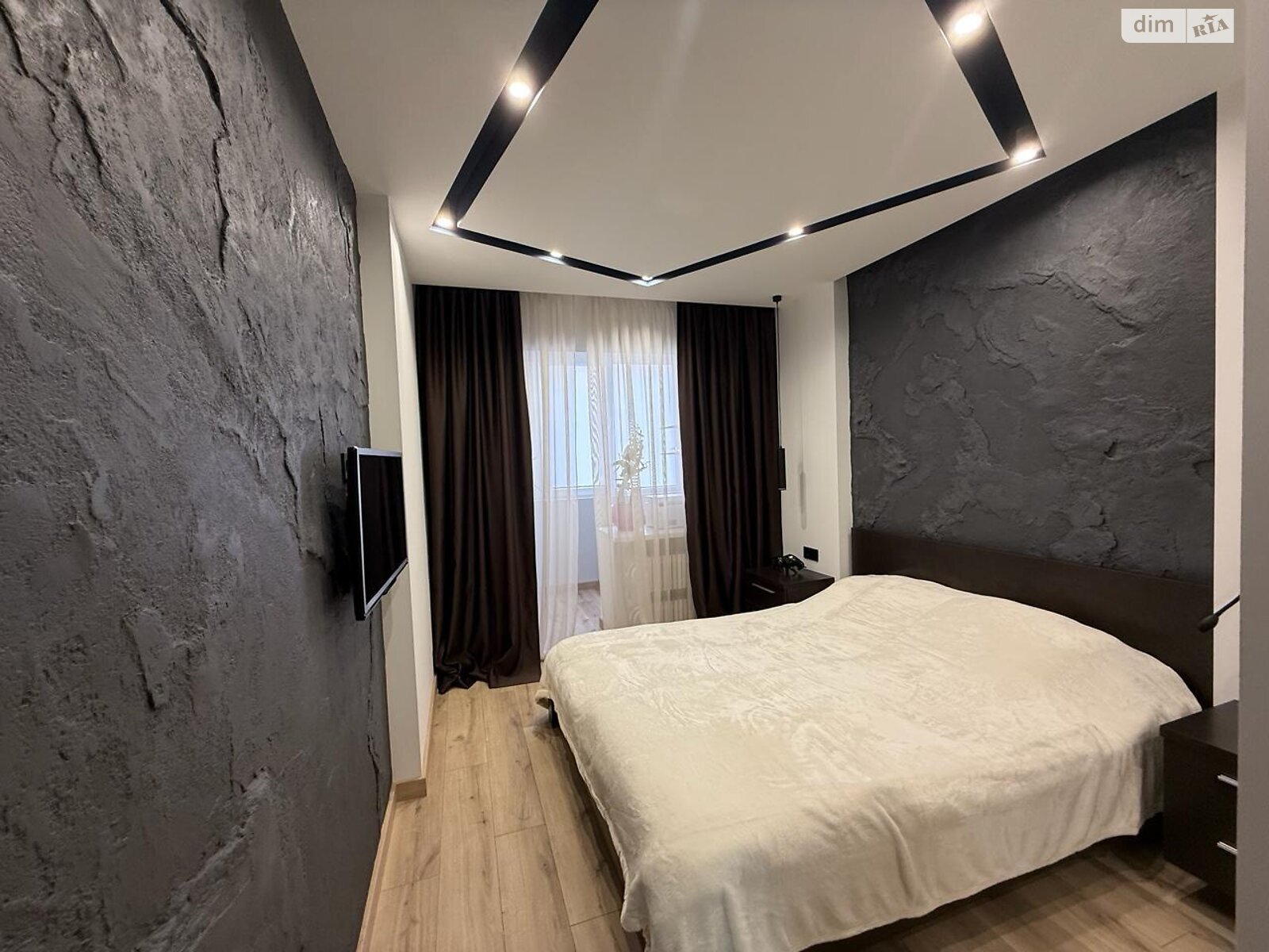 Продаж трикімнатної квартири в Дніпрі, на бул. Слави 18, район Перемога-4 фото 1 Продаж трикімнатної квартири в Дніпрі, на бул. Слави 18, район Перемога-4 фото 1