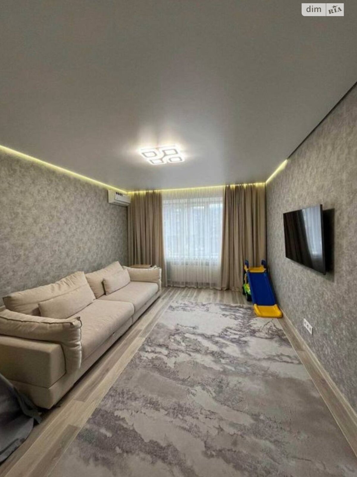 Продаж трикімнатної квартири в Дніпрі, на бул. Слави 18, район Перемога-4 фото 1 Продаж трикімнатної квартири в Дніпрі, на бул. Слави 18, район Перемога-4 фото 1