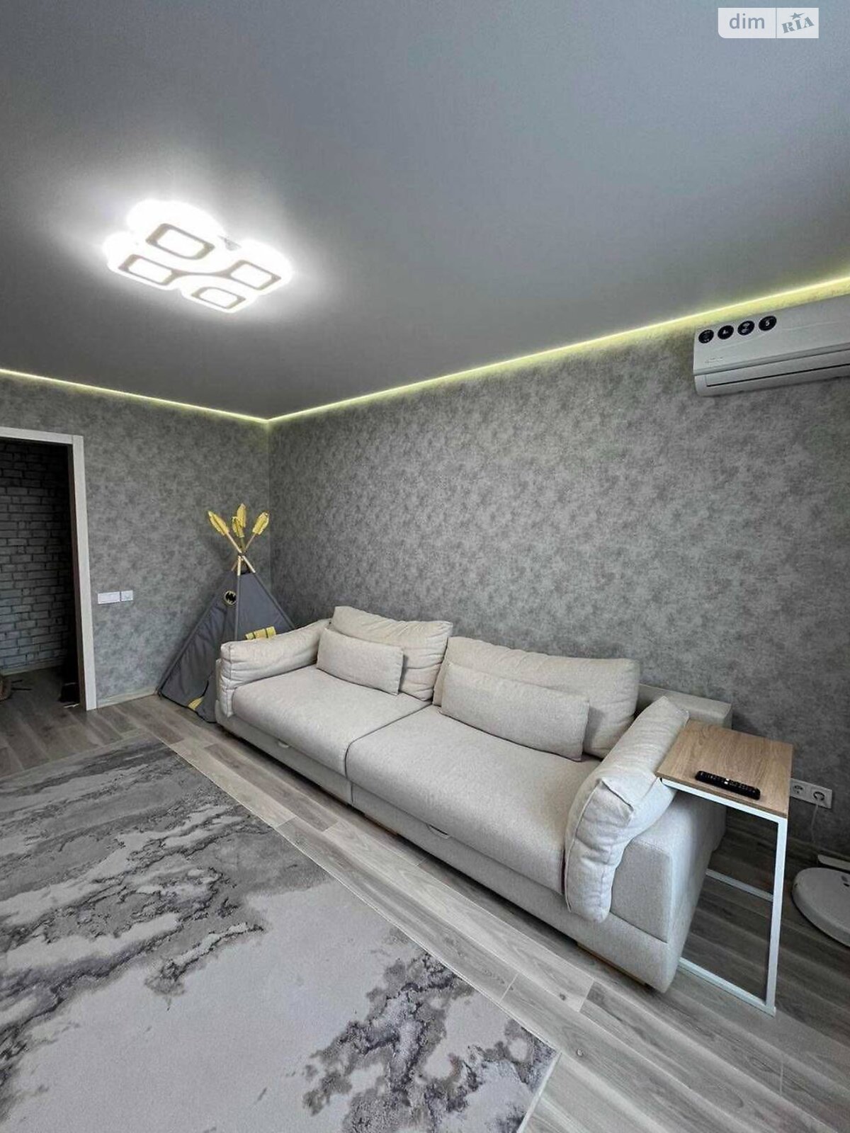 Продаж трикімнатної квартири в Дніпрі, на бул. Слави 18, район Перемога-4 фото 1 Продаж трикімнатної квартири в Дніпрі, на бул. Слави 18, район Перемога-4 фото 1