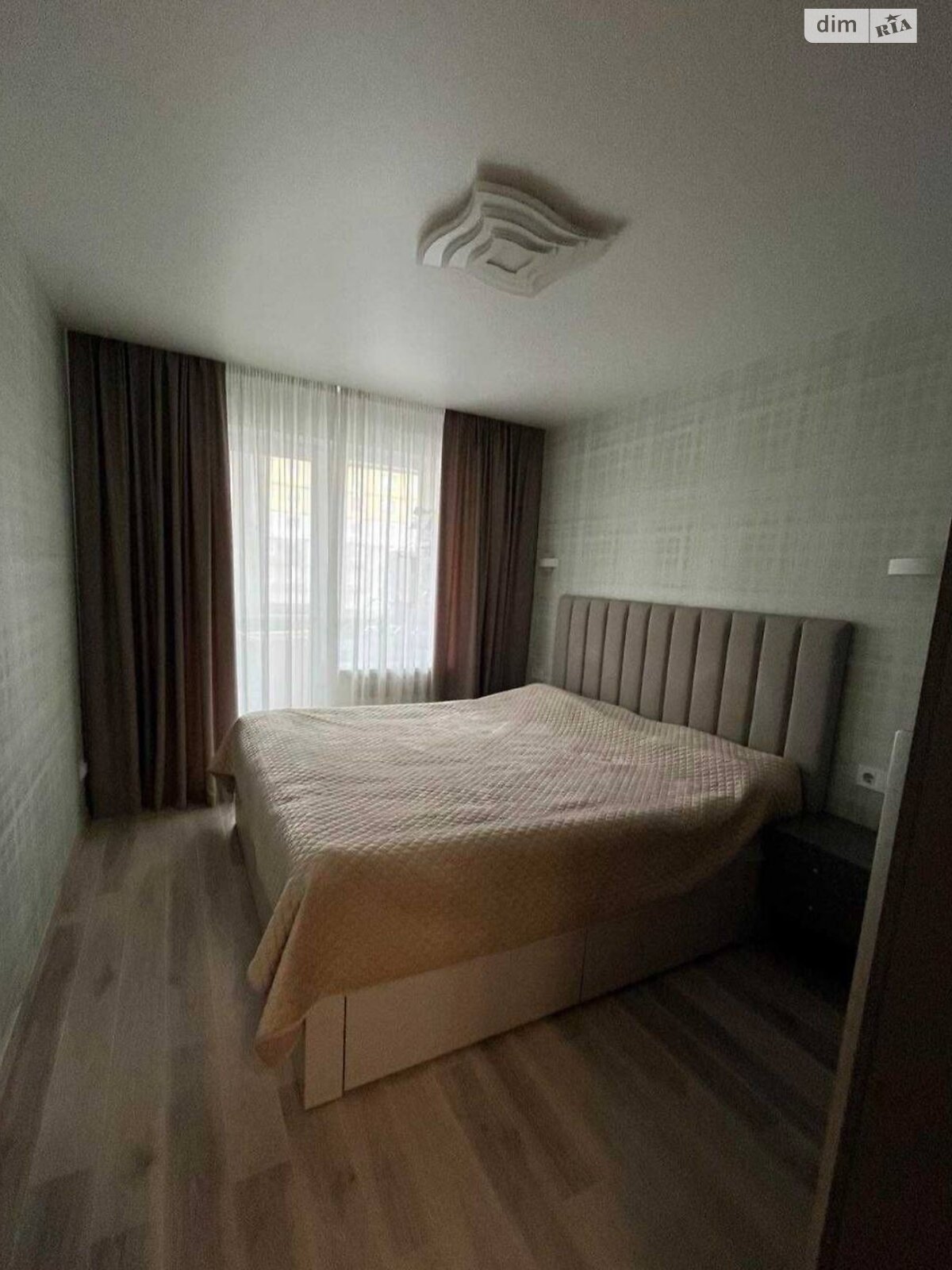 Продаж трикімнатної квартири в Дніпрі, на бул. Слави 18, район Перемога-4 фото 1 Продаж трикімнатної квартири в Дніпрі, на бул. Слави 18, район Перемога-4 фото 1