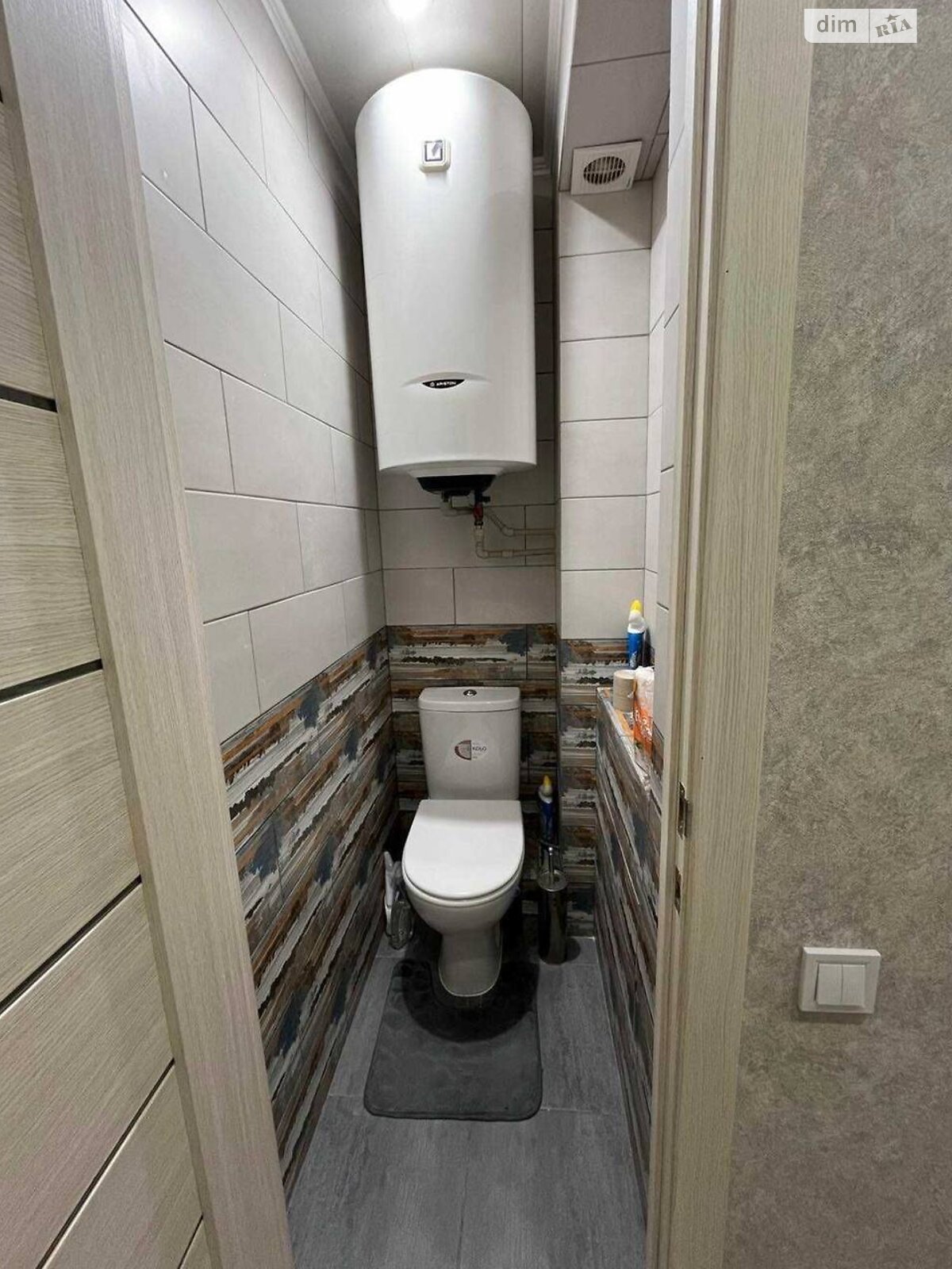 Продаж трикімнатної квартири в Дніпрі, на бул. Слави 18, район Перемога-4 фото 1 Продаж трикімнатної квартири в Дніпрі, на бул. Слави 18, район Перемога-4 фото 1