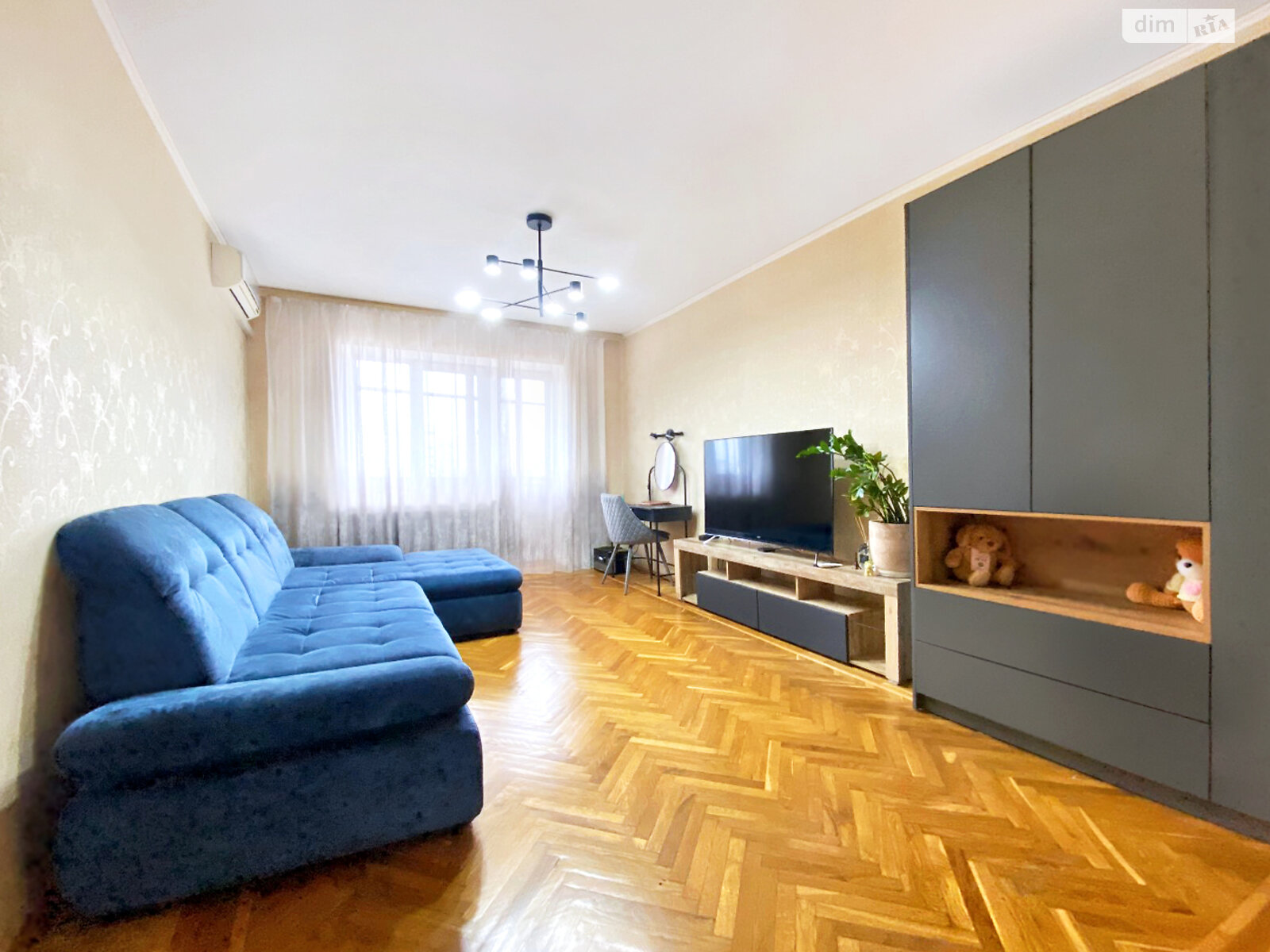 Продажа трехкомнатной квартиры в Днепре, на бул. Славы, район Соборный фото 1