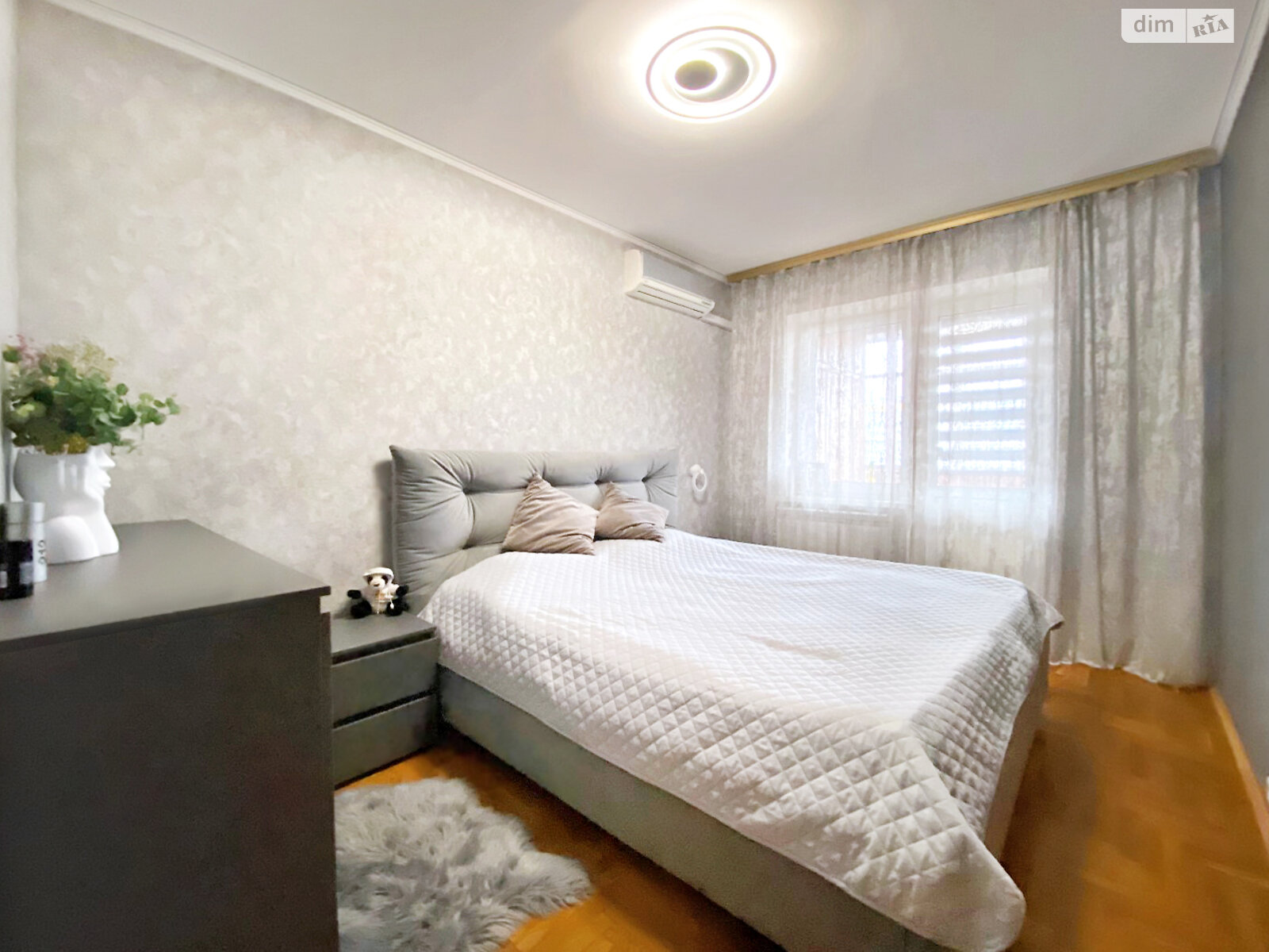 Продажа трехкомнатной квартиры в Днепре, на бул. Славы, район Соборный фото 1