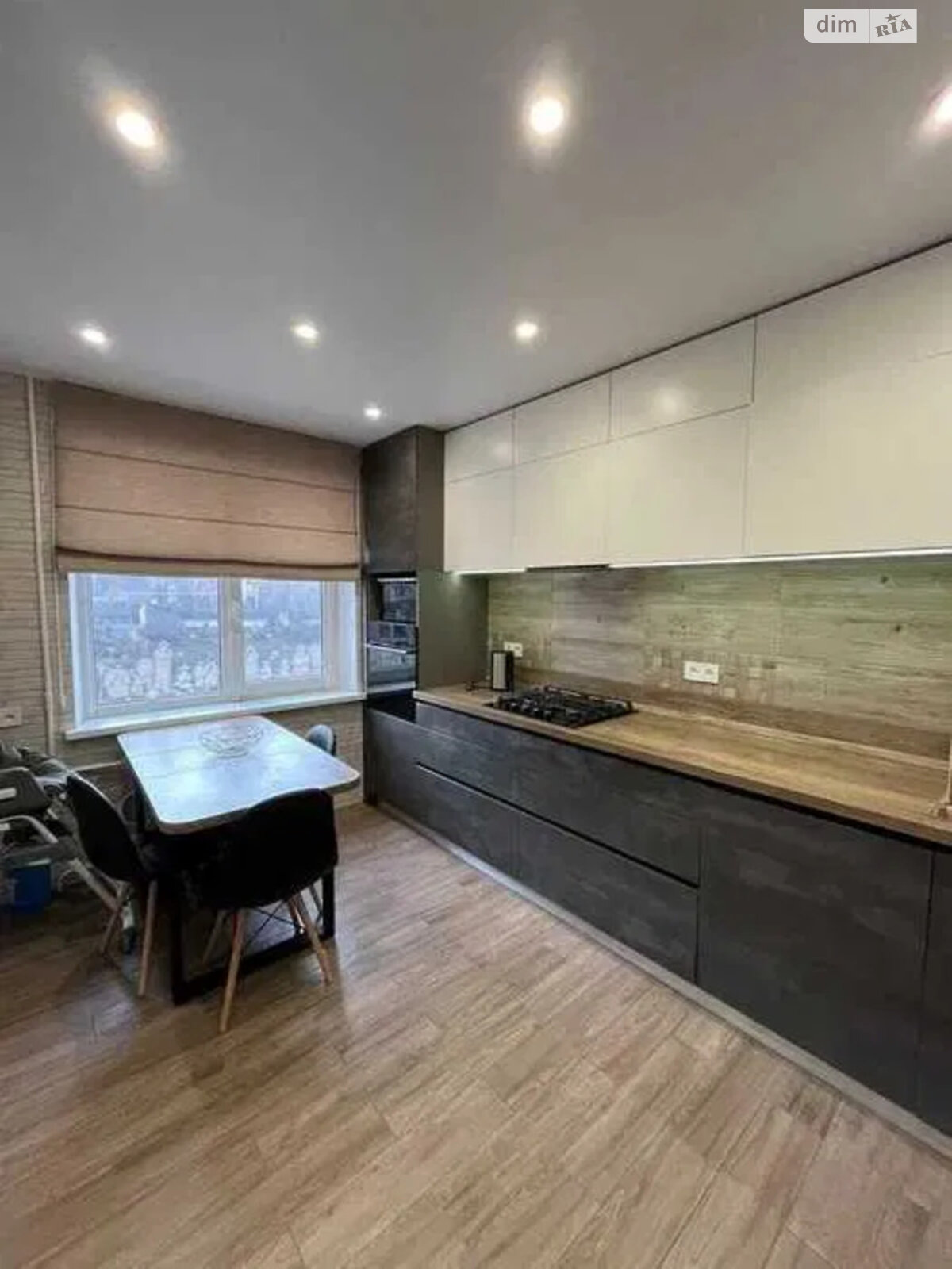 Продажа трехкомнатной квартиры в Днепре, на бул. Славы 18, район Победа-4 фото 1