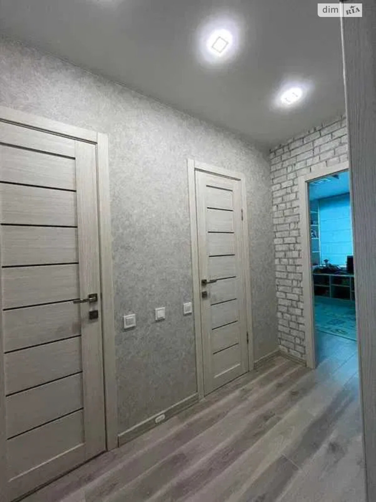 Продажа трехкомнатной квартиры в Днепре, на бул. Славы 18, район Победа-4 фото 1