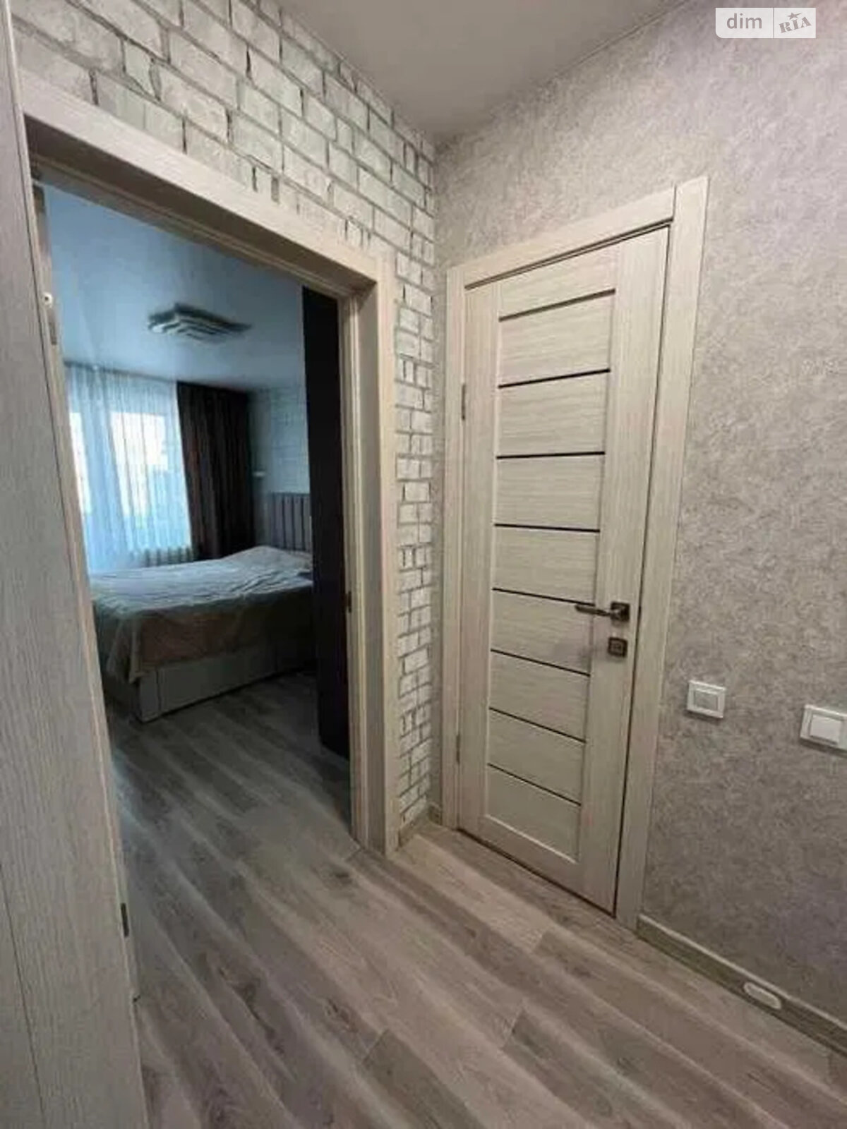 Продажа трехкомнатной квартиры в Днепре, на бул. Славы 18, район Победа-4 фото 1
