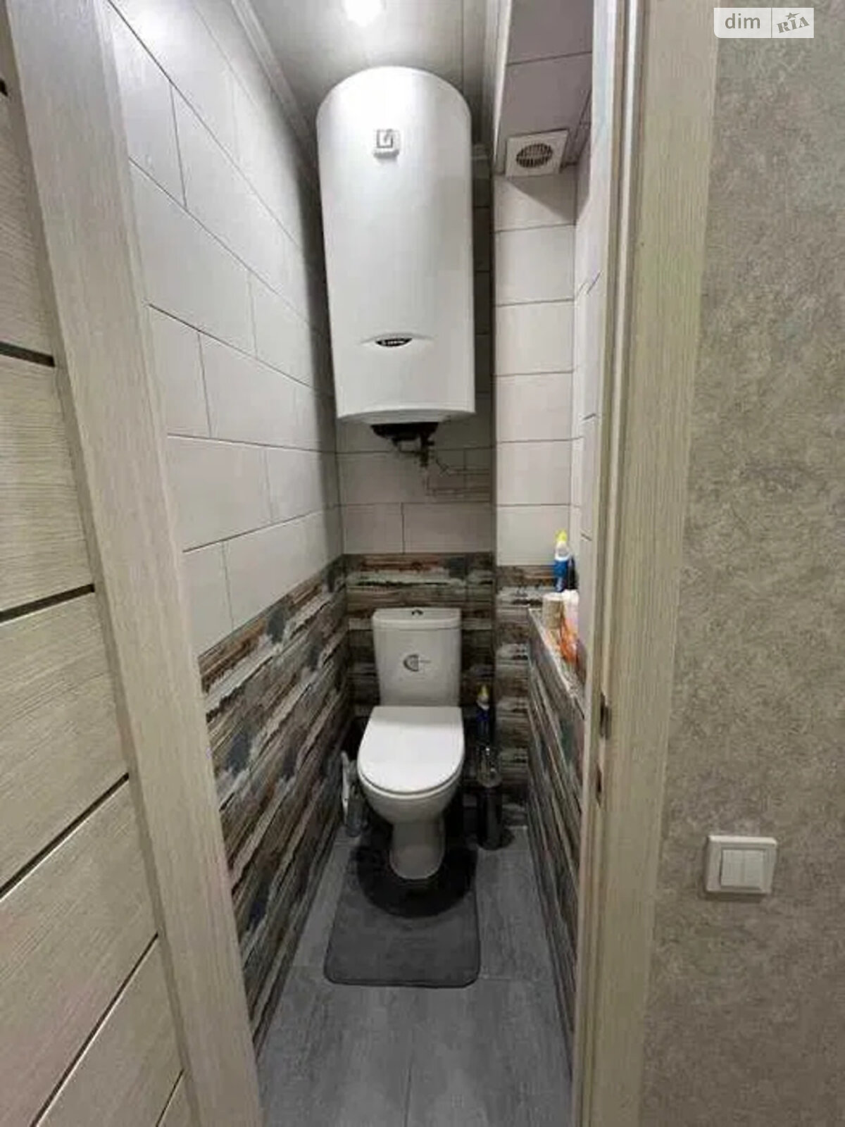 Продажа трехкомнатной квартиры в Днепре, на бул. Славы 18, район Победа-4 фото 1