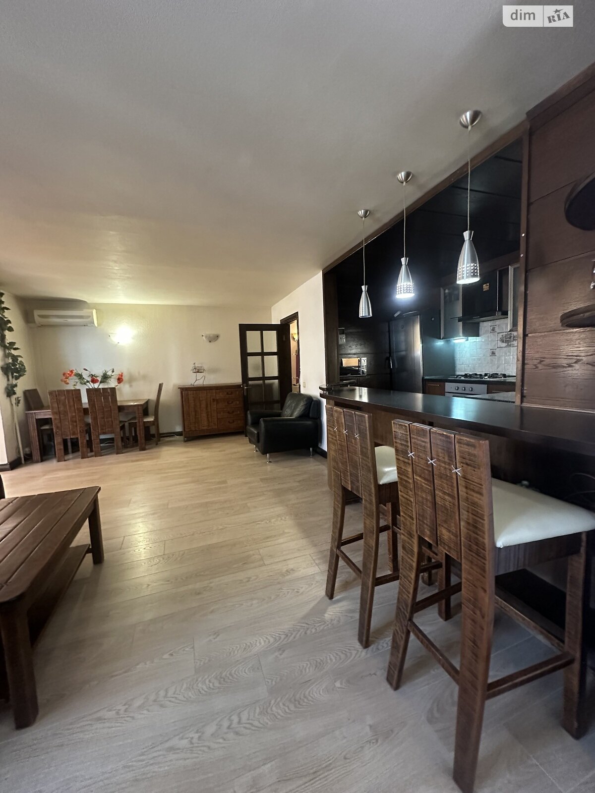 Продаж трикімнатної квартири в Дніпрі, на вул. Дорошенка Петра гетьмана 12, район Перемога-5 фото 1