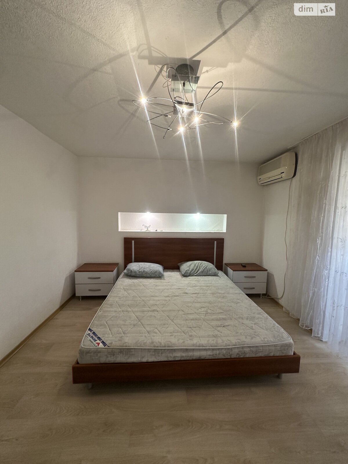 Продаж трикімнатної квартири в Дніпрі, на вул. Дорошенка Петра гетьмана 12, район Перемога-5 фото 1