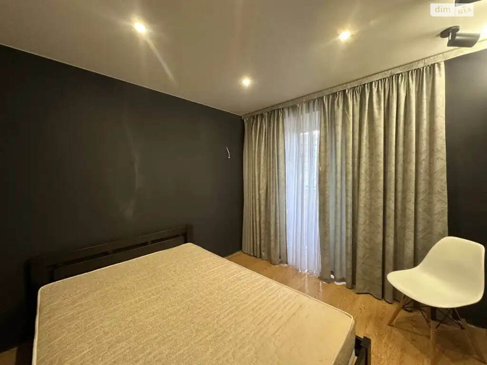 Продаж чотирикімнатної квартири в Дніпрі, на вул. Дорошенка Петра гетьмана 12, район Перемога-5 фото 1