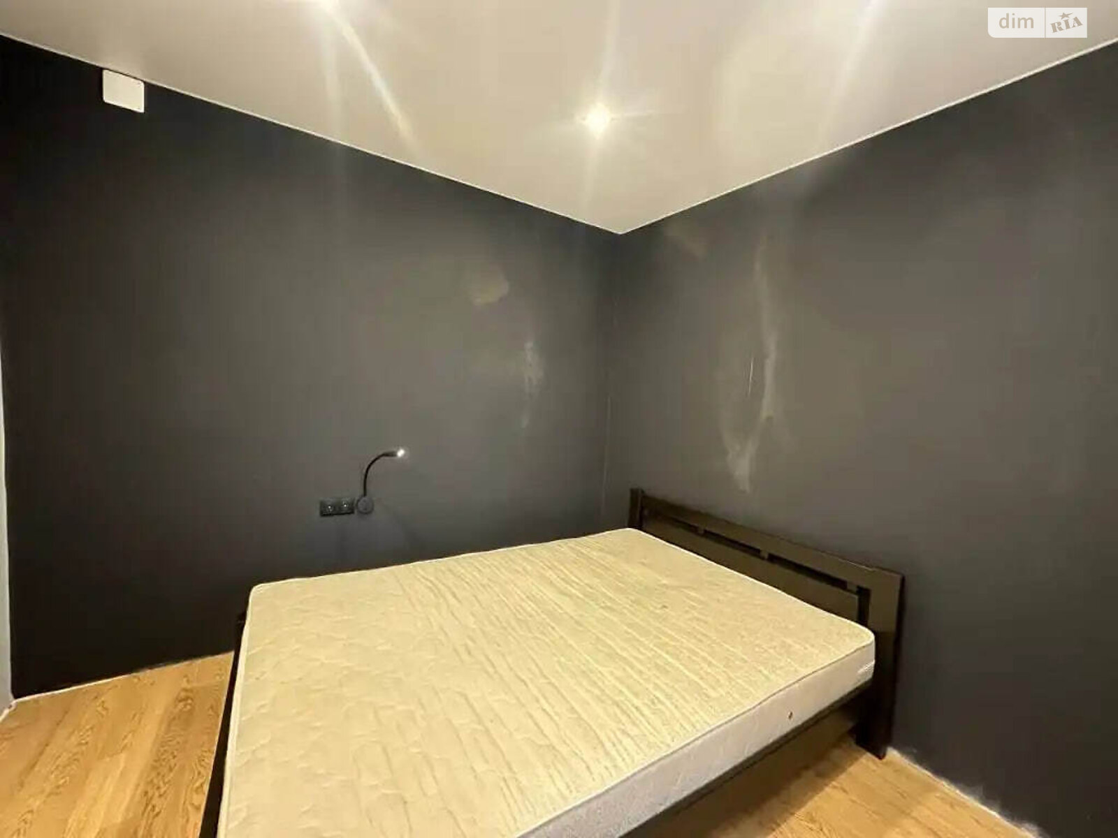 Продаж чотирикімнатної квартири в Дніпрі, на вул. Дорошенка Петра гетьмана 12, район Перемога-5 фото 1