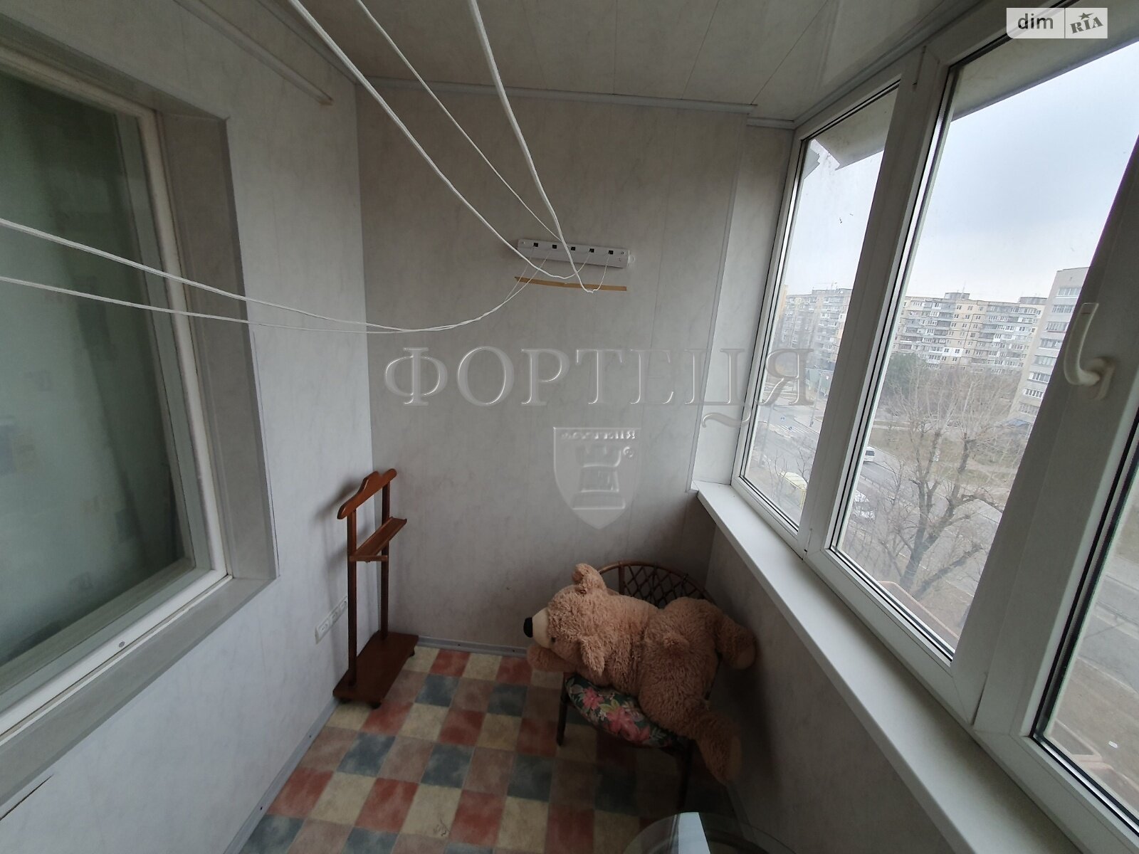 Продажа трехкомнатной квартиры в Днепре, на просп. Героев 32, район Победа-5 фото 1