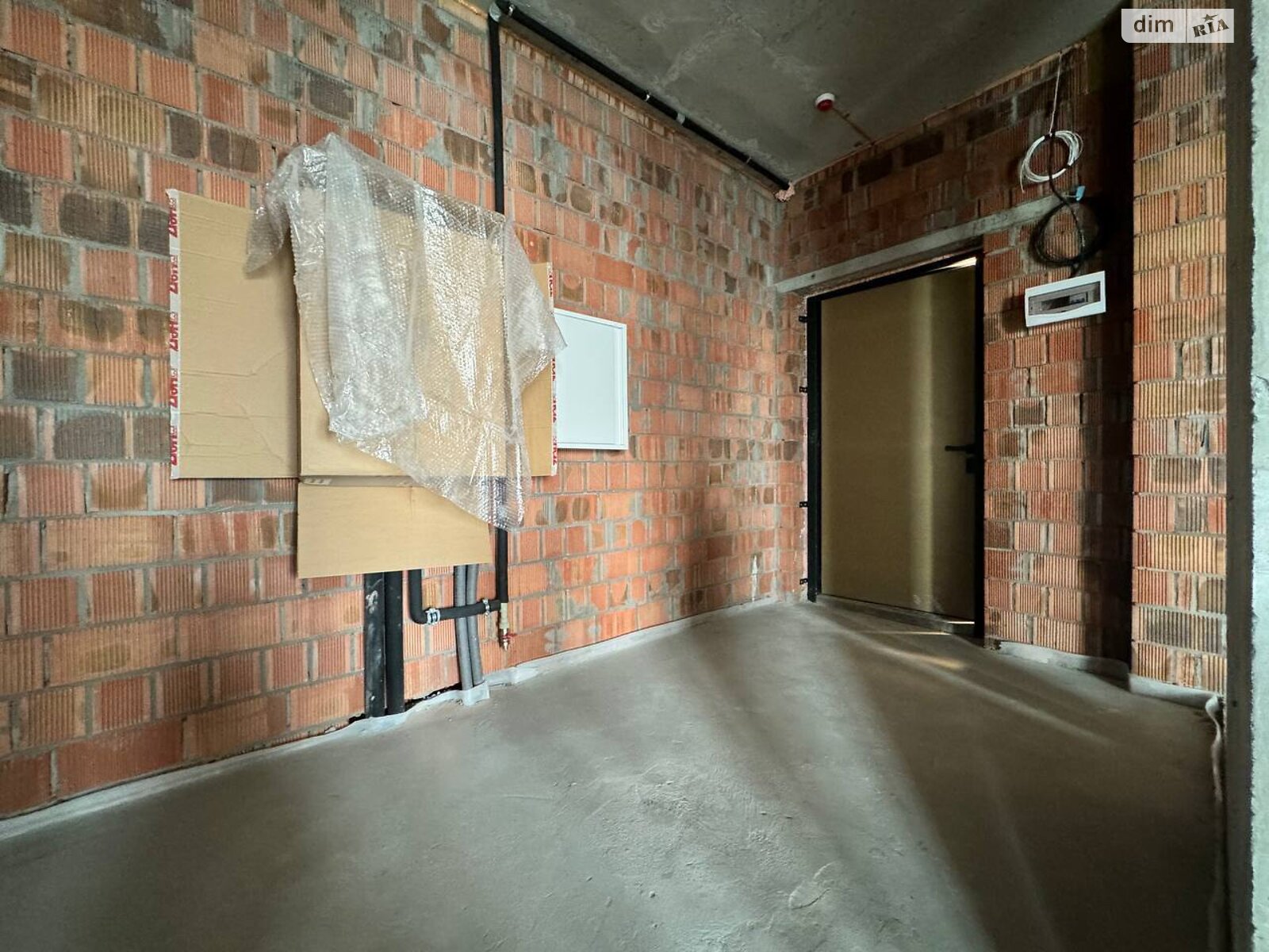 Продажа трехкомнатной квартиры в Днепре, на ул. Набережная Победы 128, район Победа-5 фото 1 Продажа трехкомнатной квартиры в Днепре, на ул. Набережная Победы 128, район Победа-5 фото 1