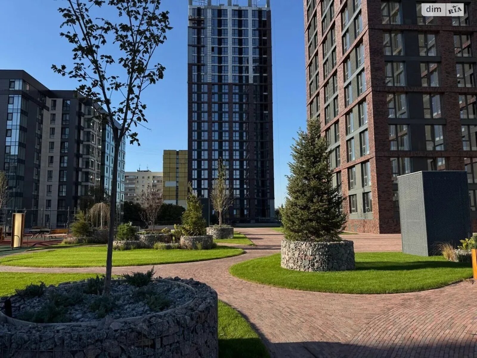 Продажа трехкомнатной квартиры в Днепре, на ул. Набережная Победы 128, район Победа-5 фото 1