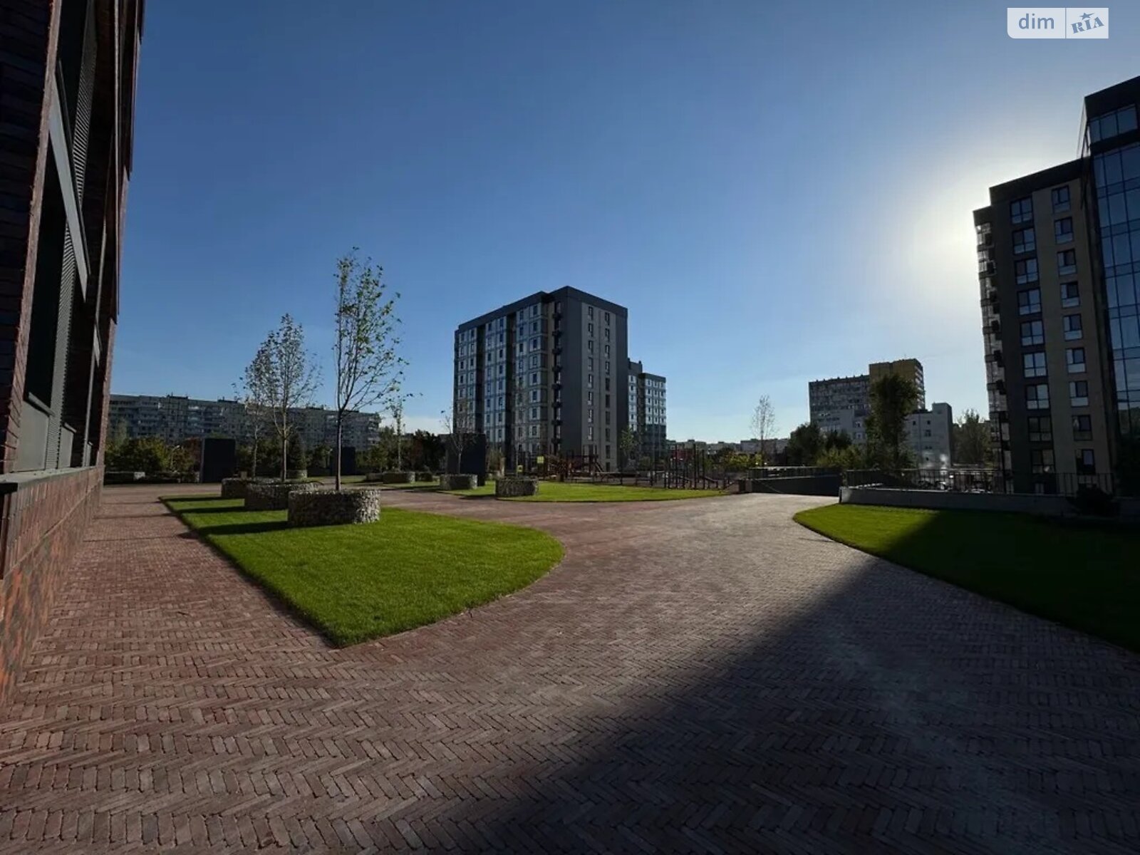 Продаж трикімнатної квартири в Дніпрі, на вул. Набережна Перемоги 128, район Перемога-5 фото 1 Продаж трикімнатної квартири в Дніпрі, на вул. Набережна Перемоги 128, район Перемога-5 фото 1