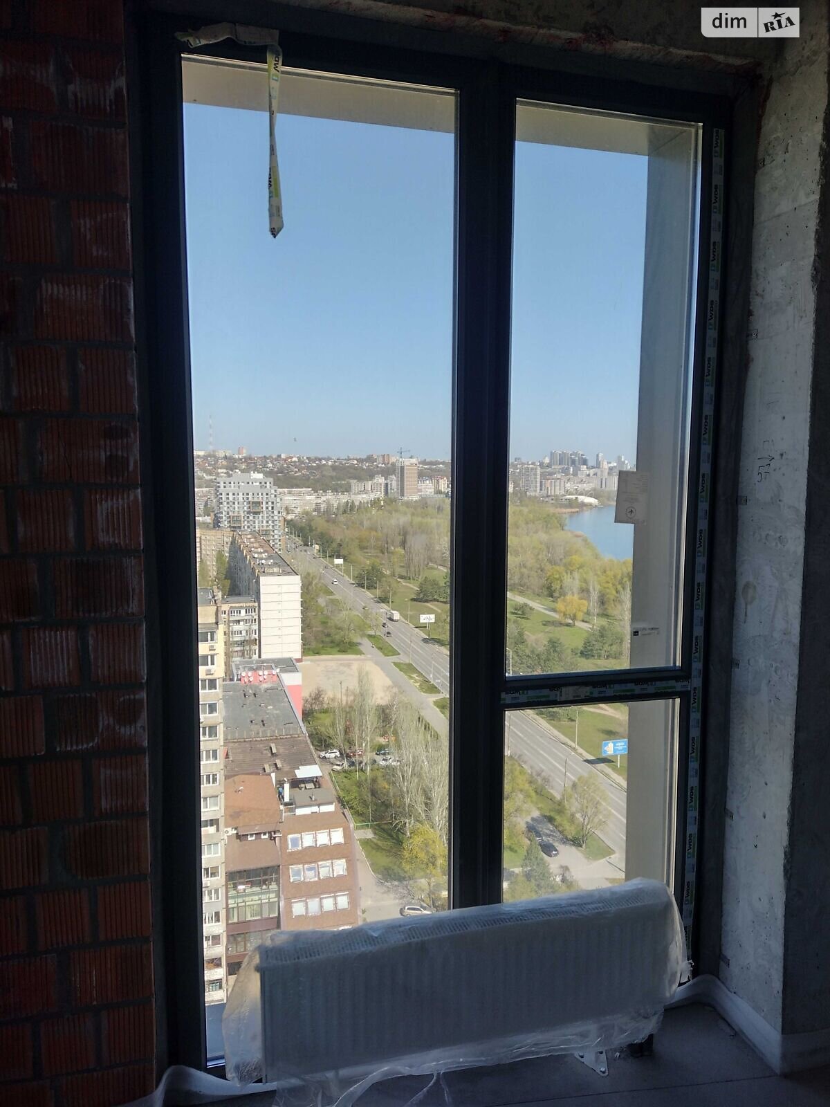 Продаж трикімнатної квартири в Дніпрі, на вул. Набережна Перемоги 128, район Перемога-5 фото 1 Продаж трикімнатної квартири в Дніпрі, на вул. Набережна Перемоги 128, район Перемога-5 фото 1