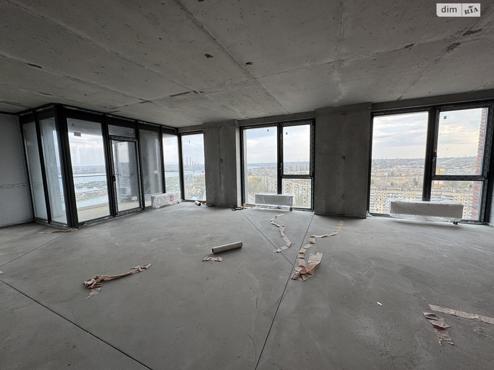 Продажа трехкомнатной квартиры в Днепре, на ул. Набережная Победы 128, район Победа-5 фото 1