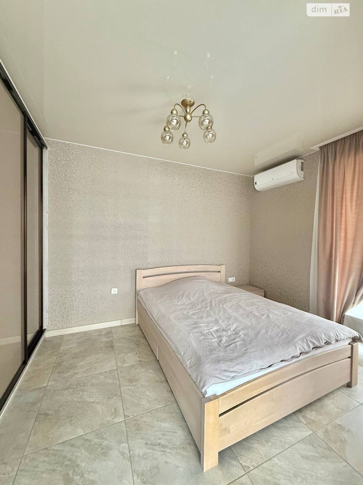 Продажа однокомнатной квартиры в Днепре, на ул. Набережная Победы 112Д, район Победа-5 фото 1